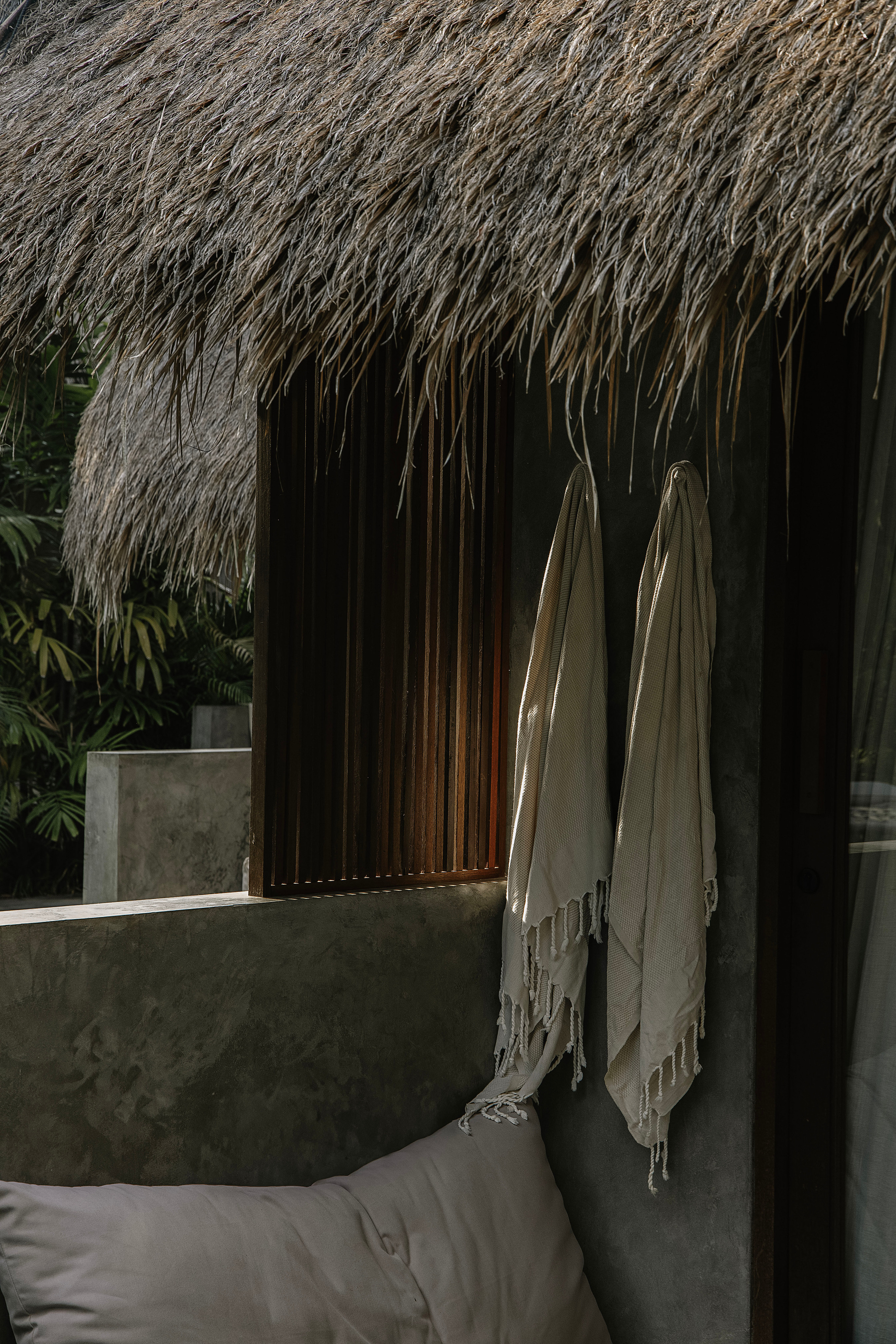 Lodge courtyard, indigenous garden, golden plain